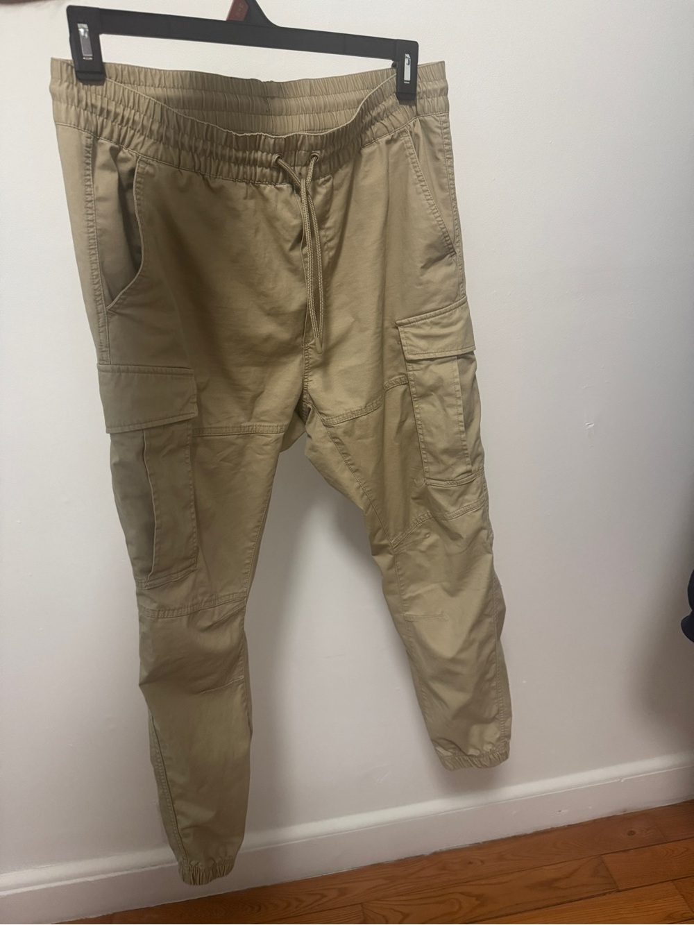 H&M Men's Tan Cargo Jogger Pants